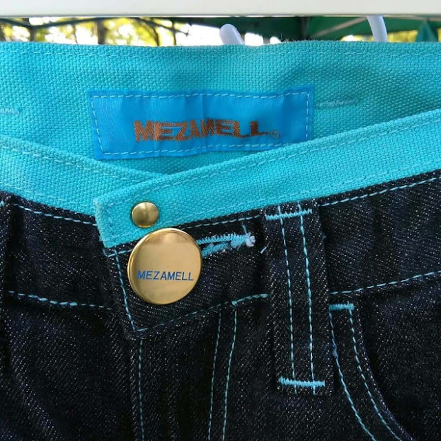 MEZAMELL　空色のジーンズ