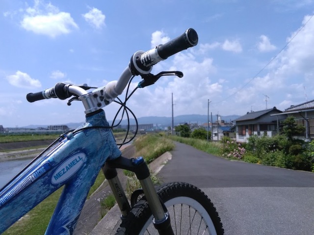 MEZAMELL 空色のジーンズ&龍ちゃん