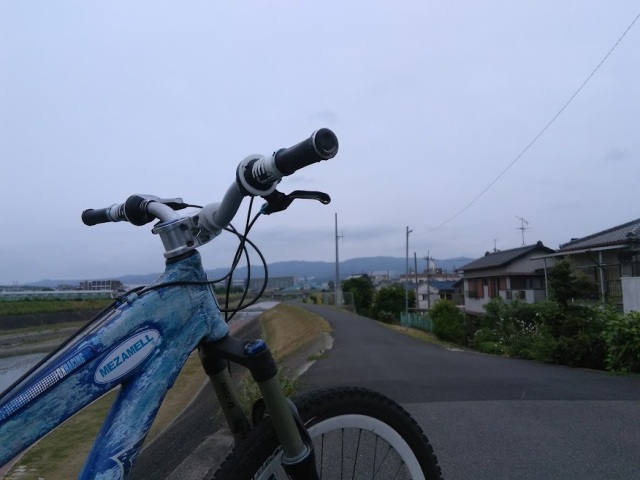 MEZAMELL  空色のジーンズ&龍ちゃん
